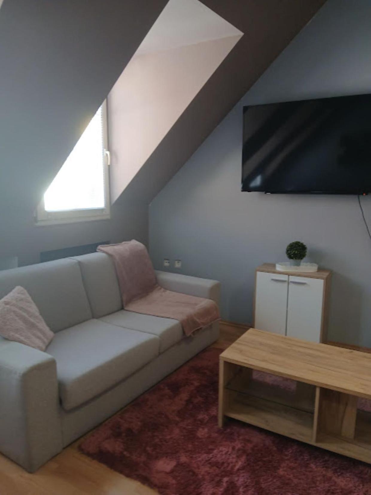 Soda Apartman Győr Buitenkant foto