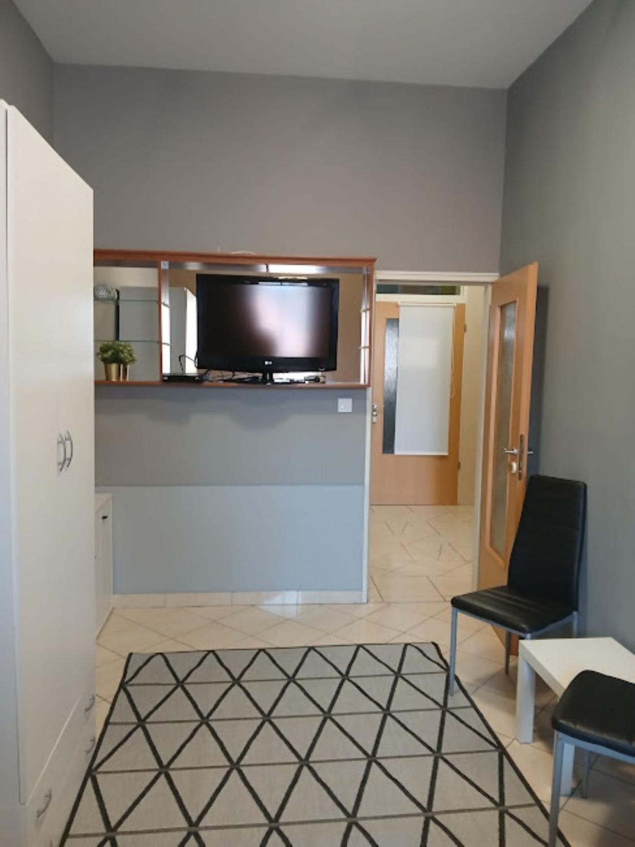 Soda Apartman Győr Buitenkant foto
